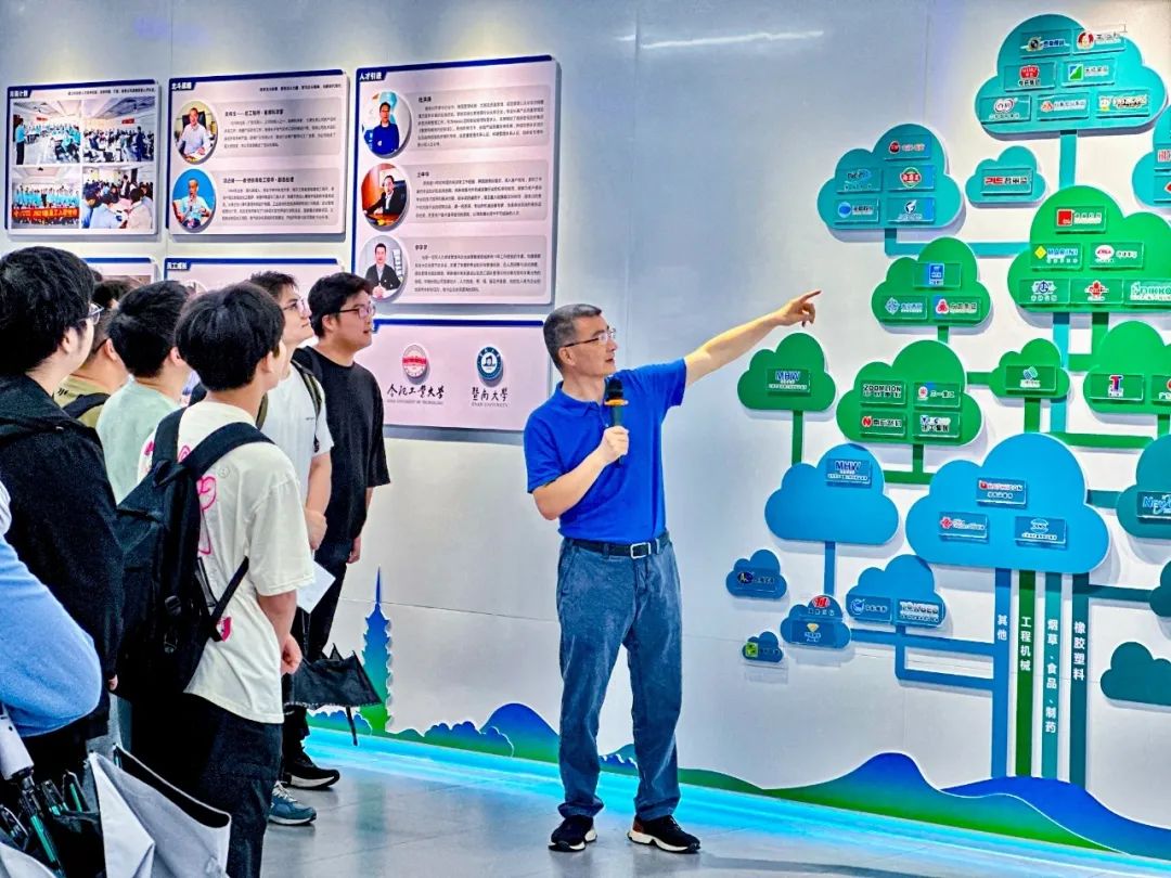 安徽大学机械系学子走进合肥33474蒙特卡罗,共探智造未来 安徽大学机械系学子走进合肥33474蒙特卡罗,共探智造未来